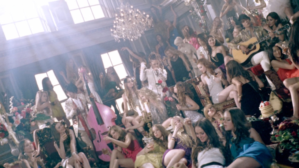 ‎X X X - Music Video by L