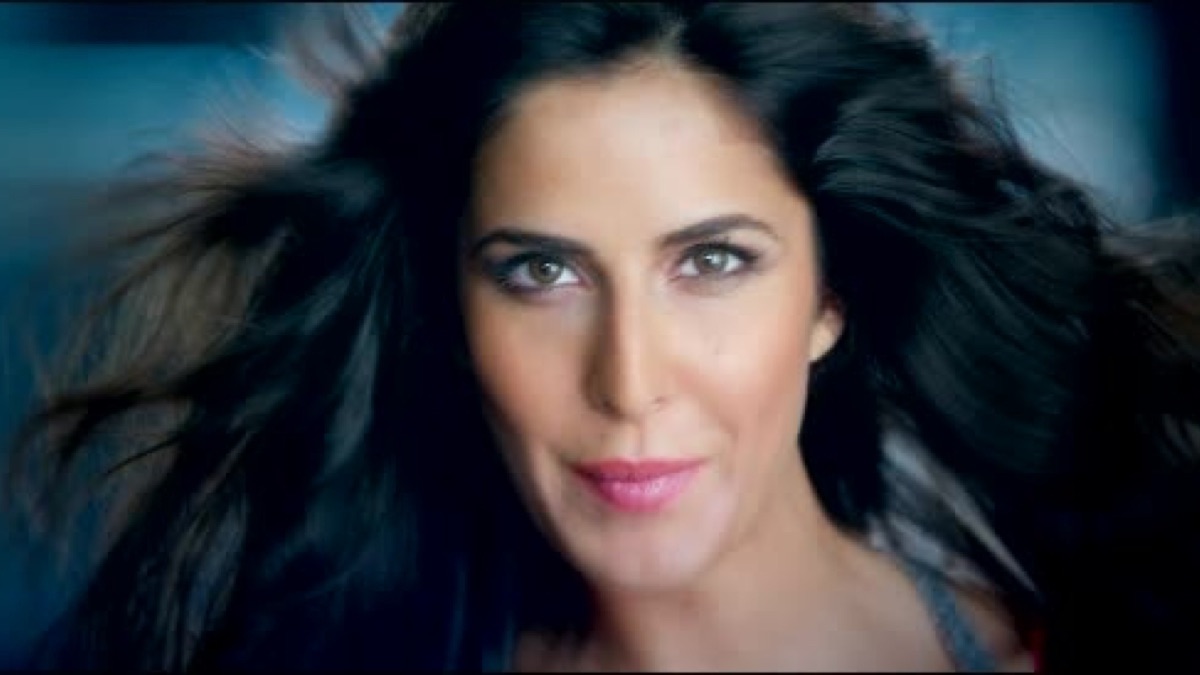 Kamli (From "Dhoom : 3") - Sunidhi Chauhan