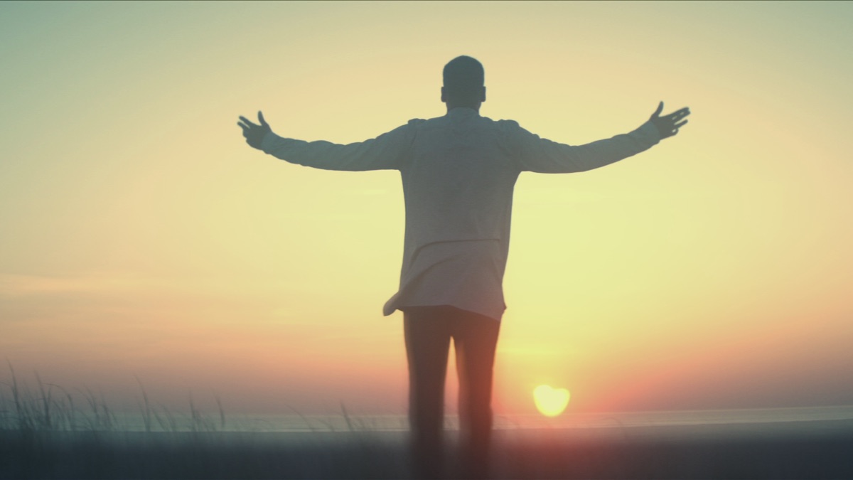 ‎Am Leben - Music Video by Larsito - Apple Music