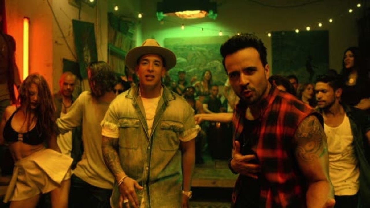 Despacito (feat. Daddy Yankee) - Luis Fonsi