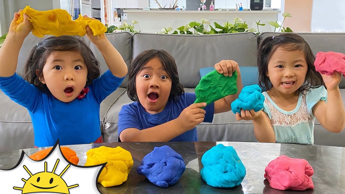 ‎Ryan Makes DIY Homemade Modelling Dough! - Ryan's World (Season 1 ...