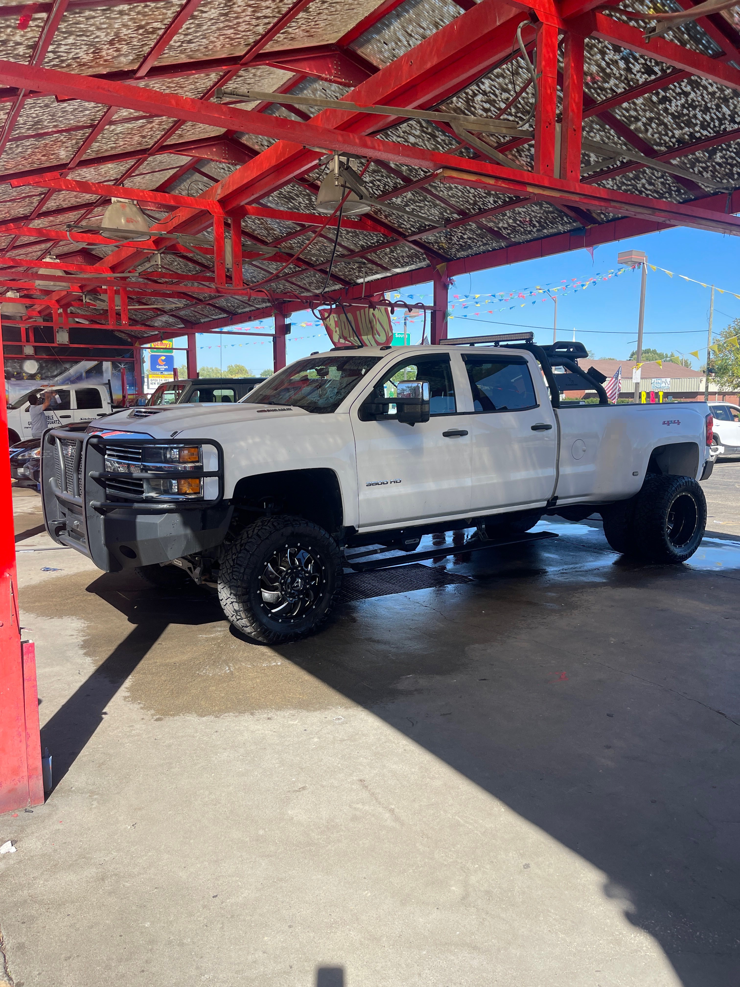 R&T Hand Car Wash