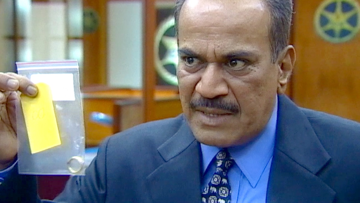 ‎The Invisible Bullet - CID (Series 1, Episode 230) - Apple TV (IN)