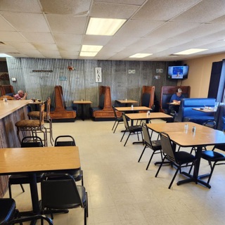 D’s Hot kitchen