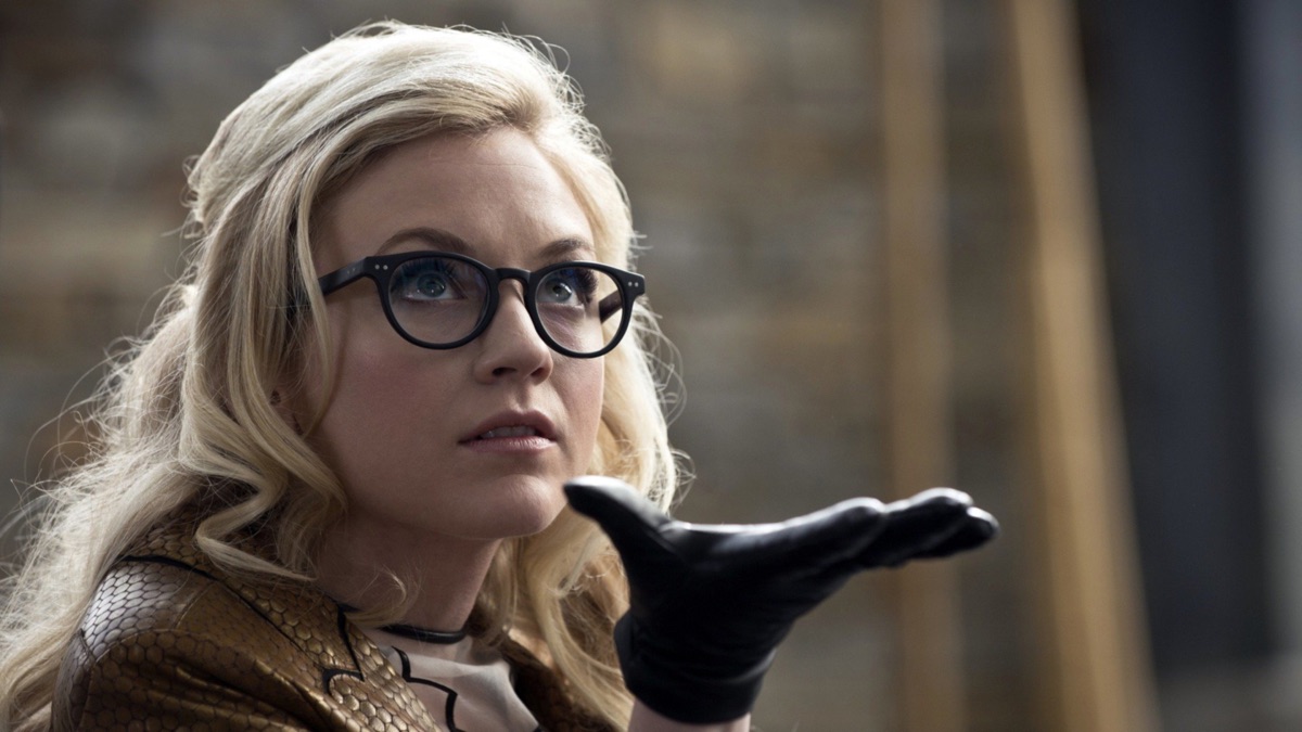 Stephen Amell sobre Emily Bett Rickards: “Le dije que estaba triste. Arrow  se siente diferente en gran parte porque ya no está con nosotros. Pero está  viviendo su mejor vida. Estoy tan, image size:1200x675