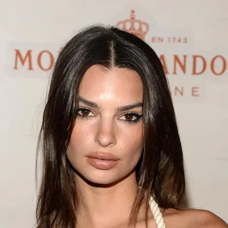 Emily Ratajkowski