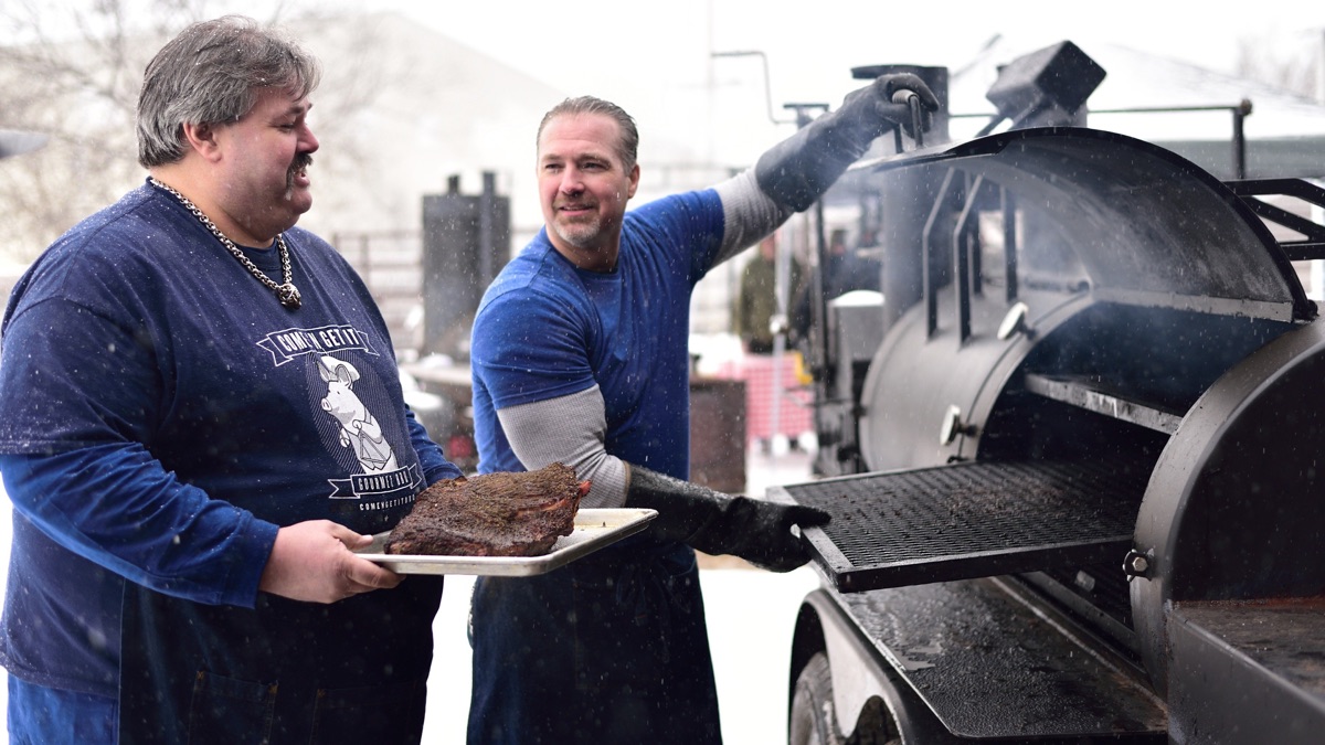 BBQ Brisket Brawl Big Bad BBQ Brawl (Season 1, Episode 2) Apple TV