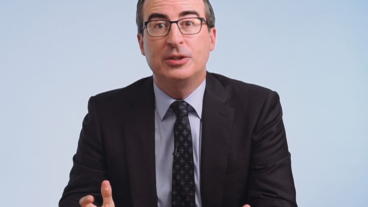 227 - Last Week Tonight With John Oliver (Series 8, Episode 18) - Apple