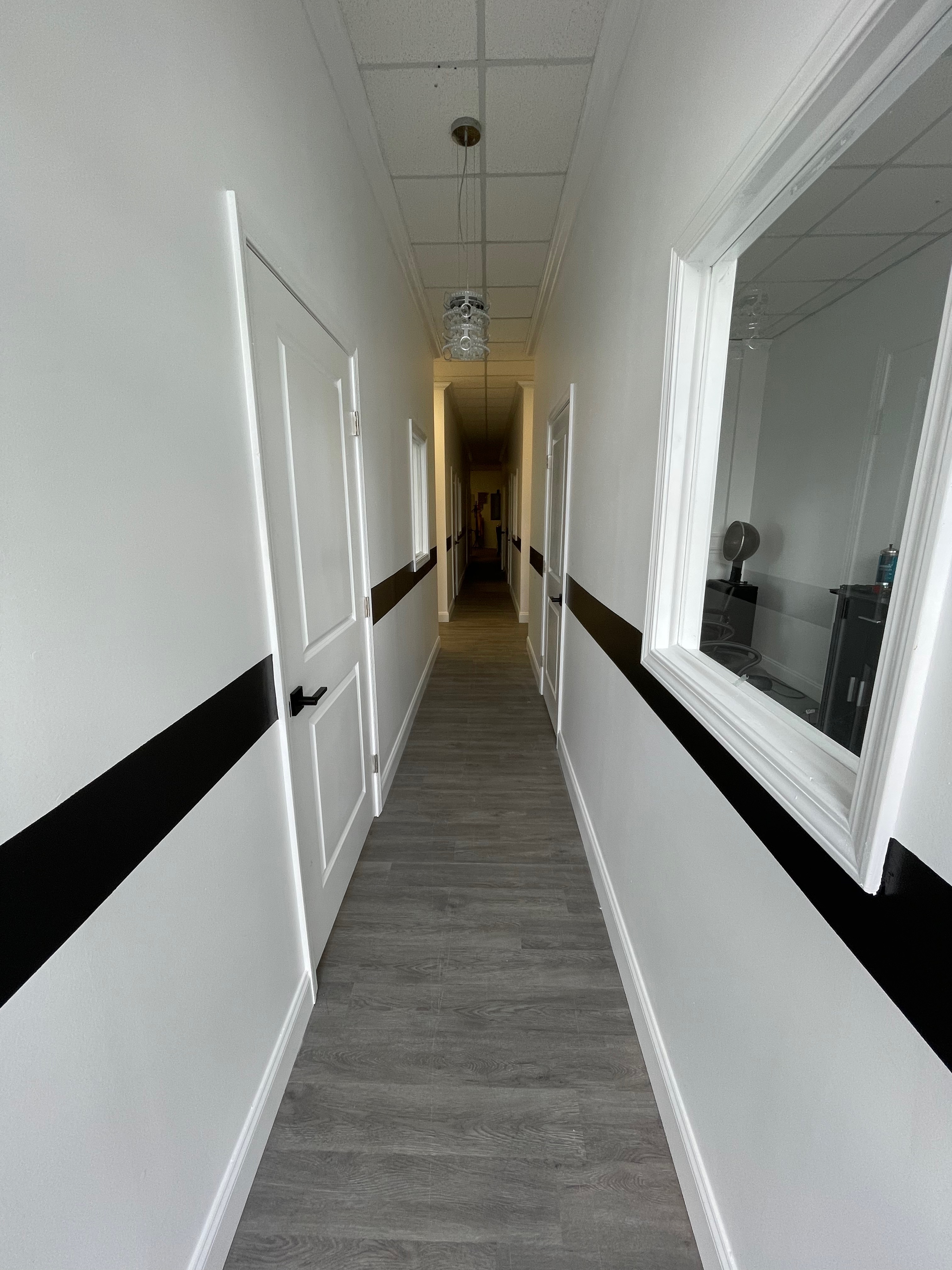 Lux Glam Bar Salon Suites
