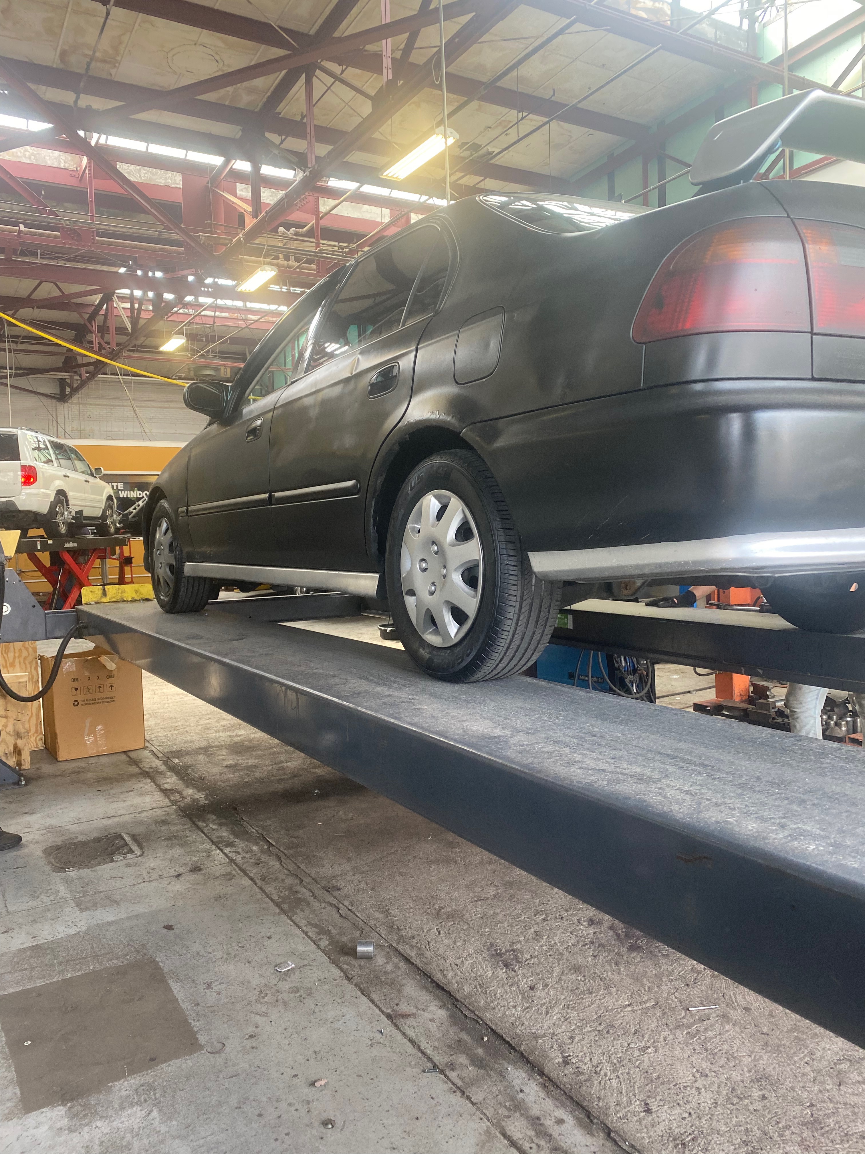 El Mundo Auto Repair