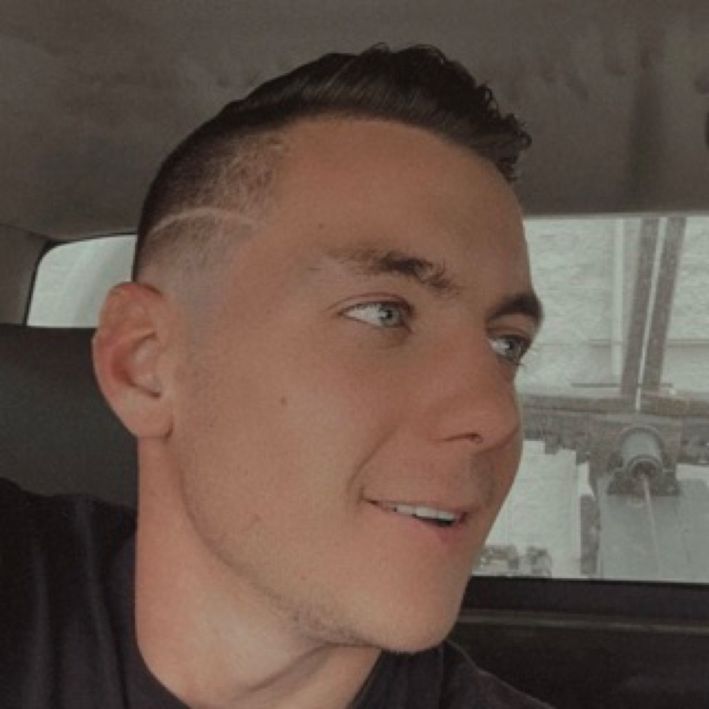 AppleMusic profile picture for @officer