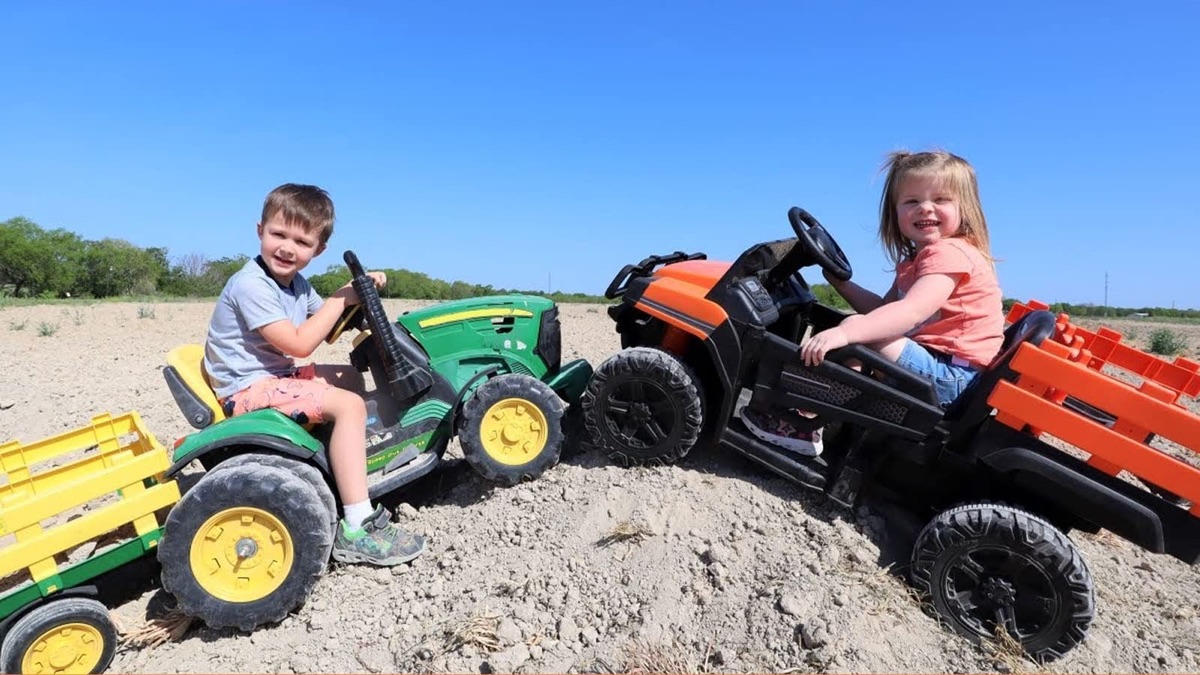 Moving Dirt to the River with Tractors! Hudson's Playground (Season 1