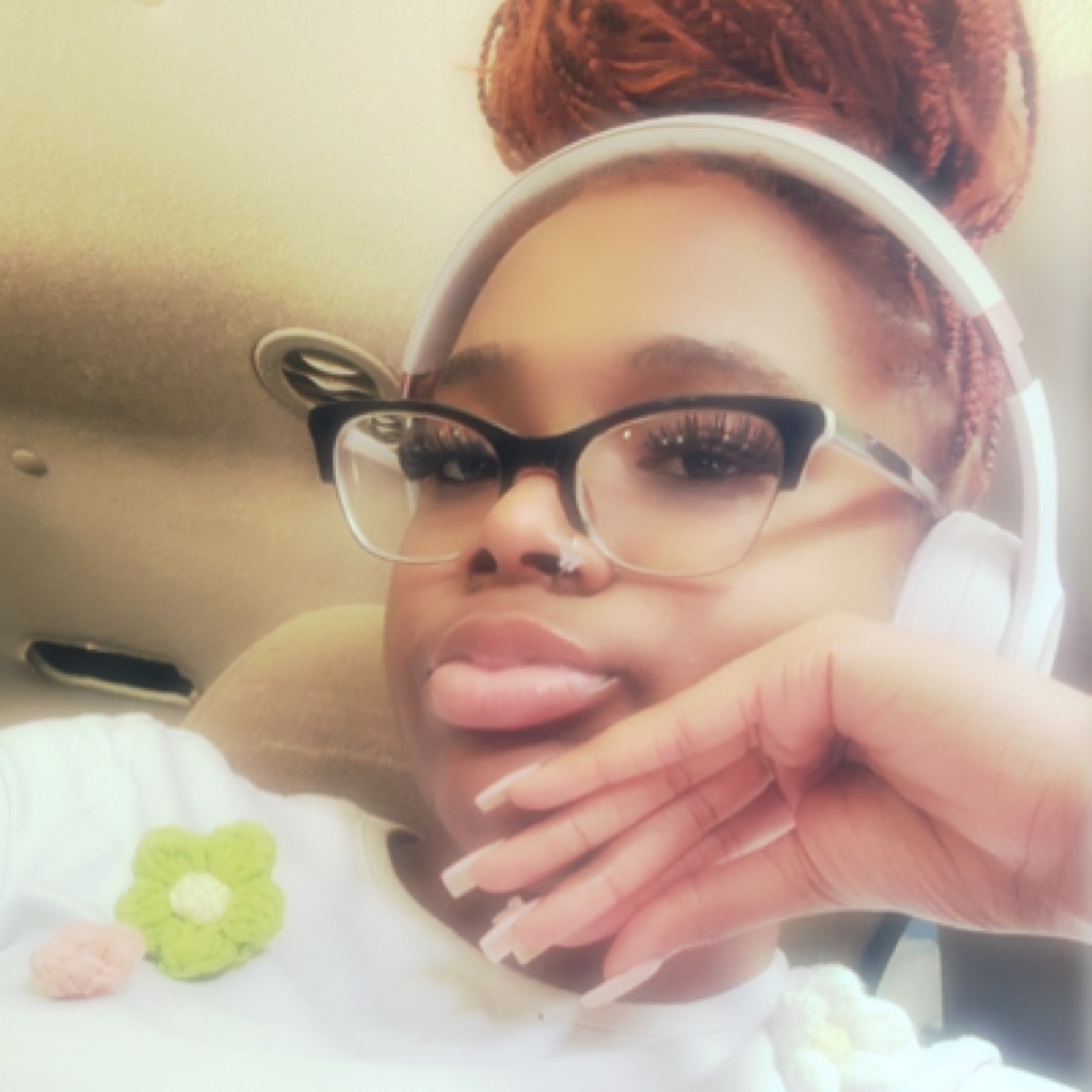 AppleMusic profile picture for @away