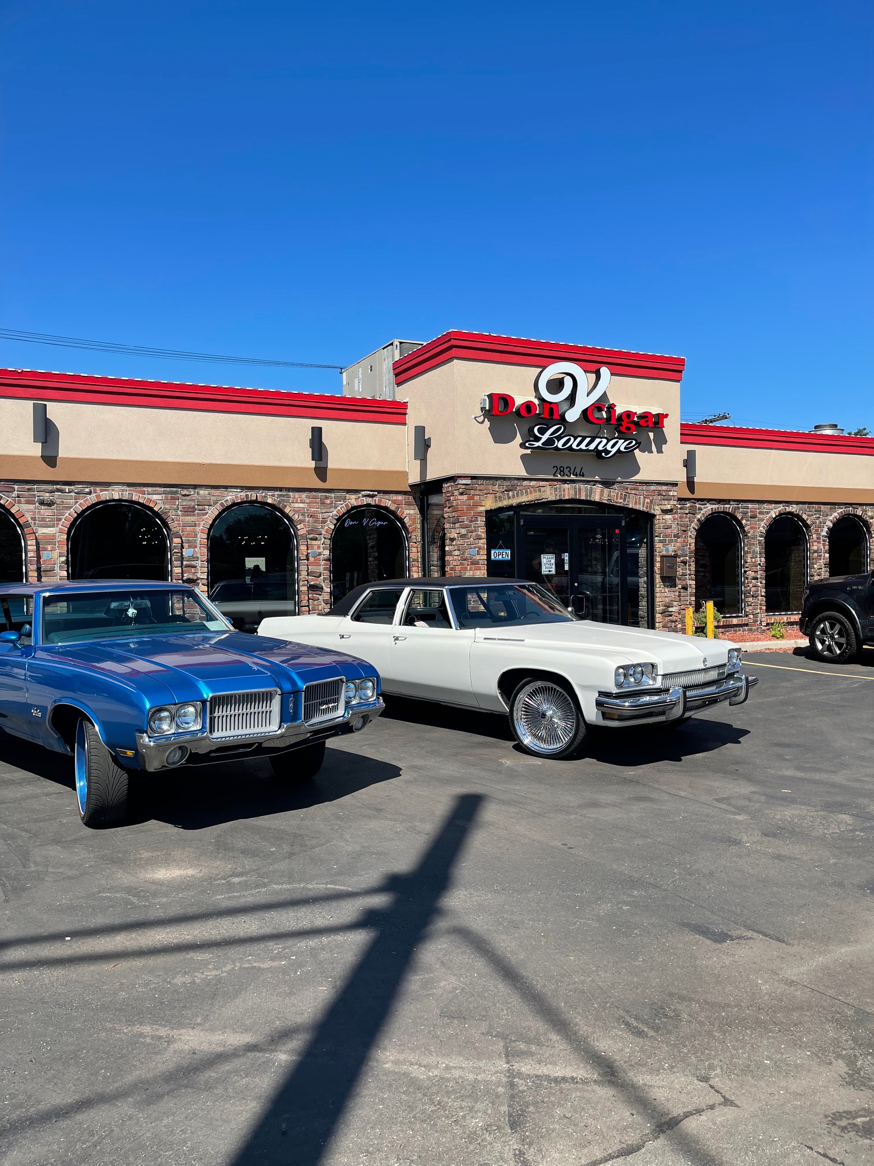 Don V Cigar & Hookah Lounge