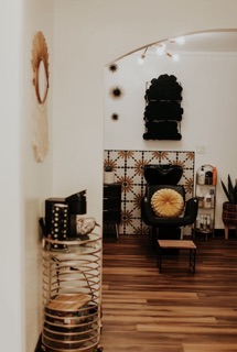 Vibe Hair Lounge