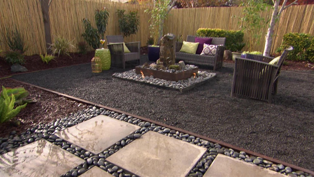 Tiki Bar Backyard - Yard Crashers (Season 17, Episode 12) - Apple TV