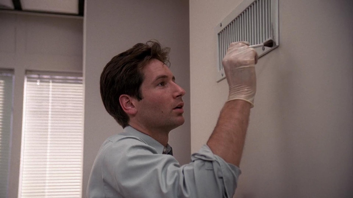‎Squeeze - The X-Files (Season 1, Episode 3) - Apple TV