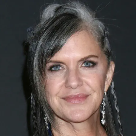 Jennifer Hale