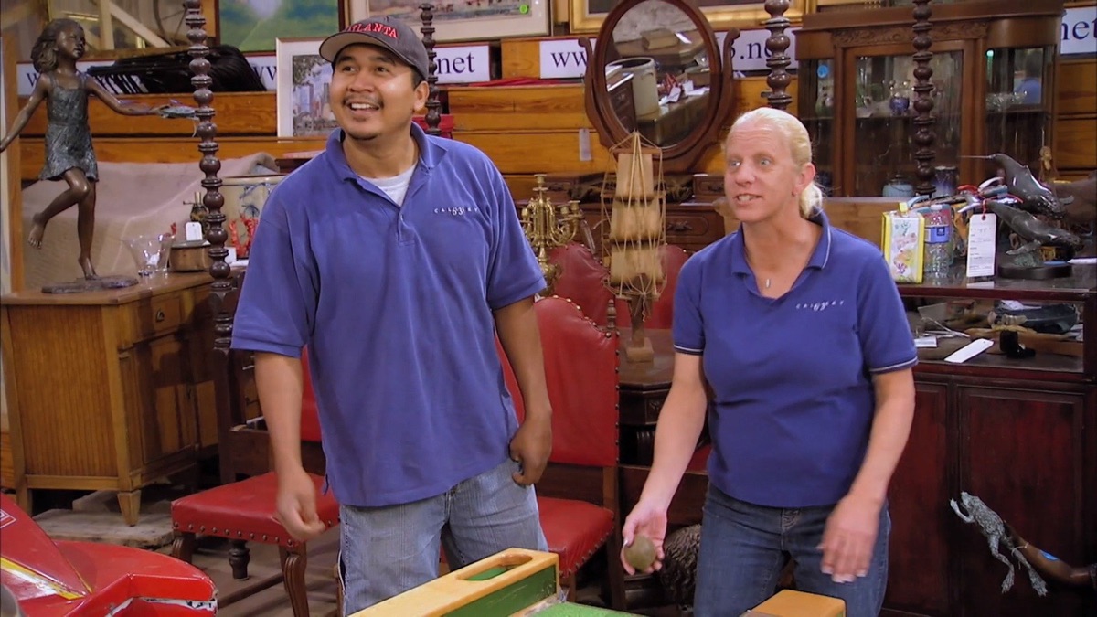Skee-Ball; Antique Fishing Gear – Auction Kings (Season 3, Episode