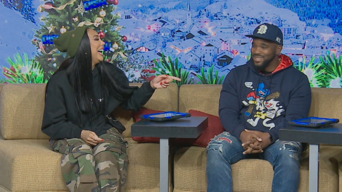 Ashanti and Nelly having a baby; Deion Sanders and Tracey Edmonds break