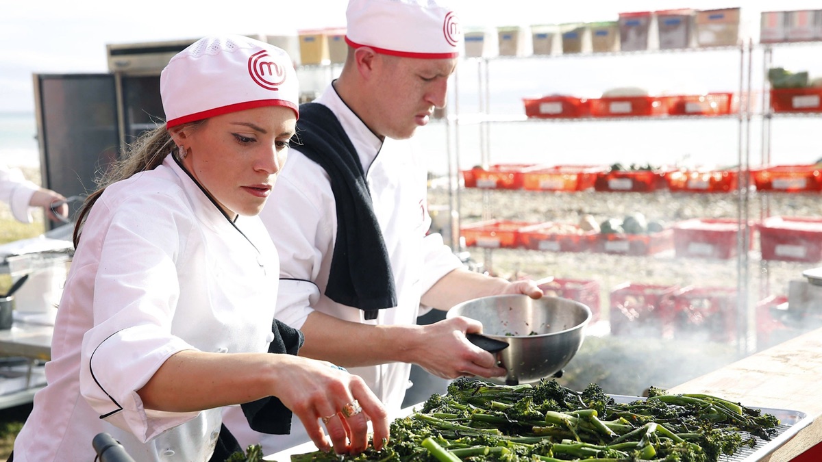 Top 17 Compete - MasterChef (Season 5, Episode 5) - Apple TV, image size:1200x675