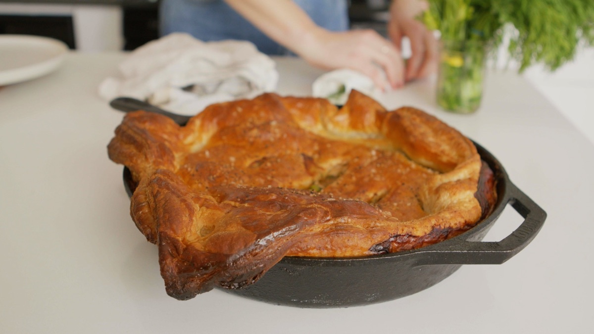 Chicken Pot Pie Alison Roman's Home Movies (Series 1, Episode 5) Apple TV (UK)