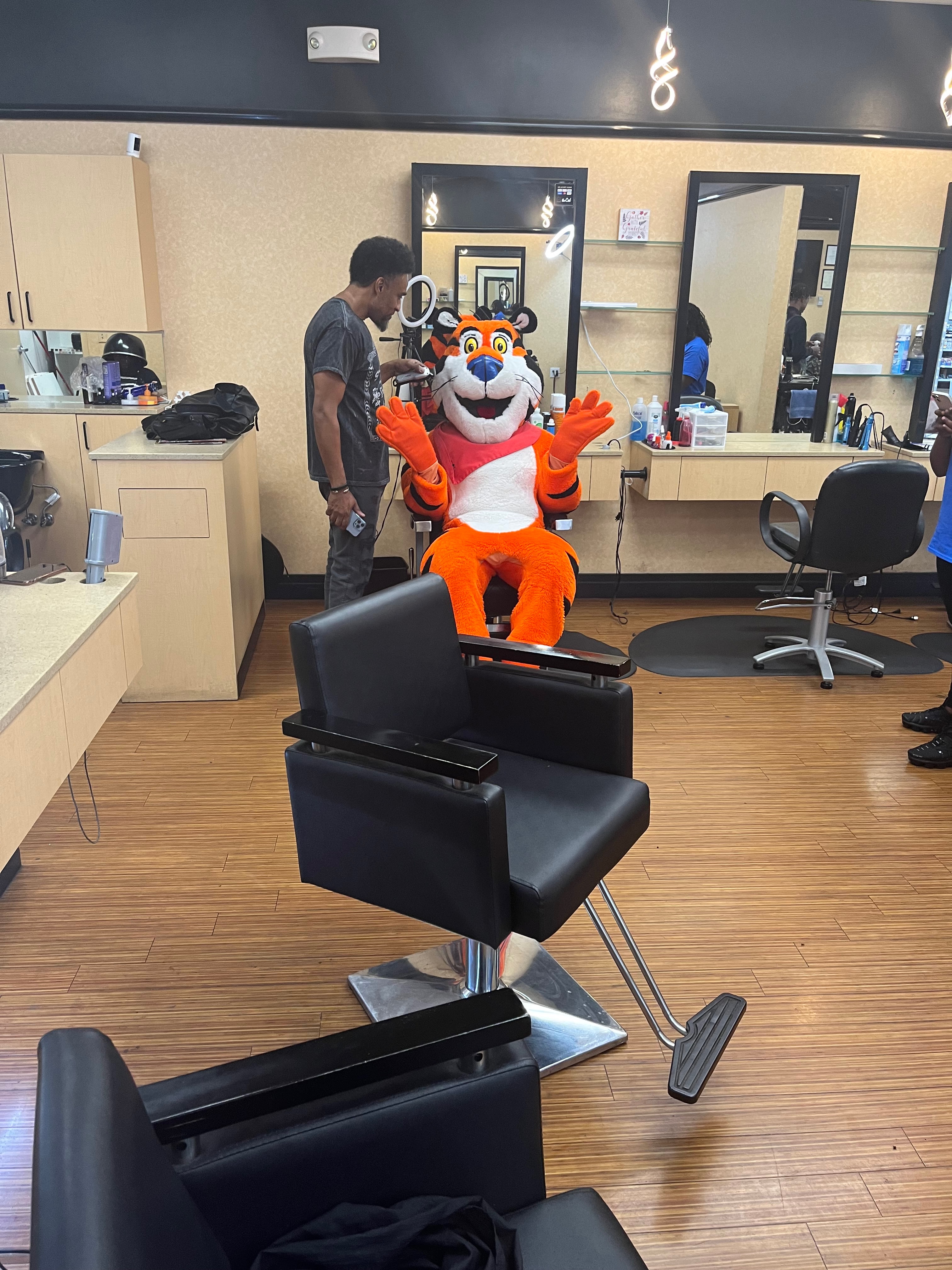 Distinguished Styles Barber & Salon Services 