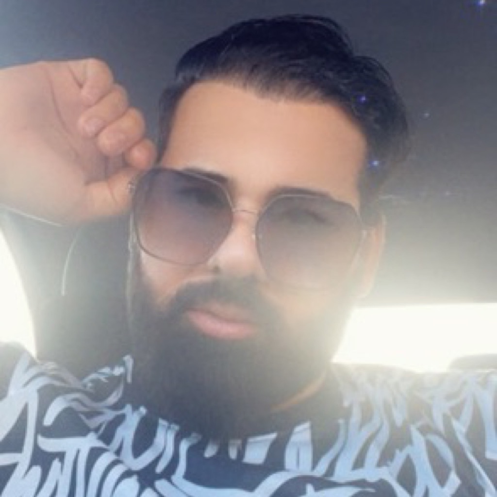 AppleMusic profile picture for @yasser