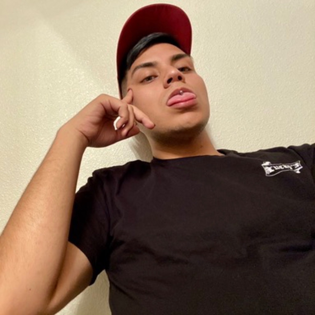 AppleMusic profile picture for @poppers