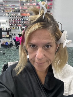 Pretty Woman Hair & Nail Design