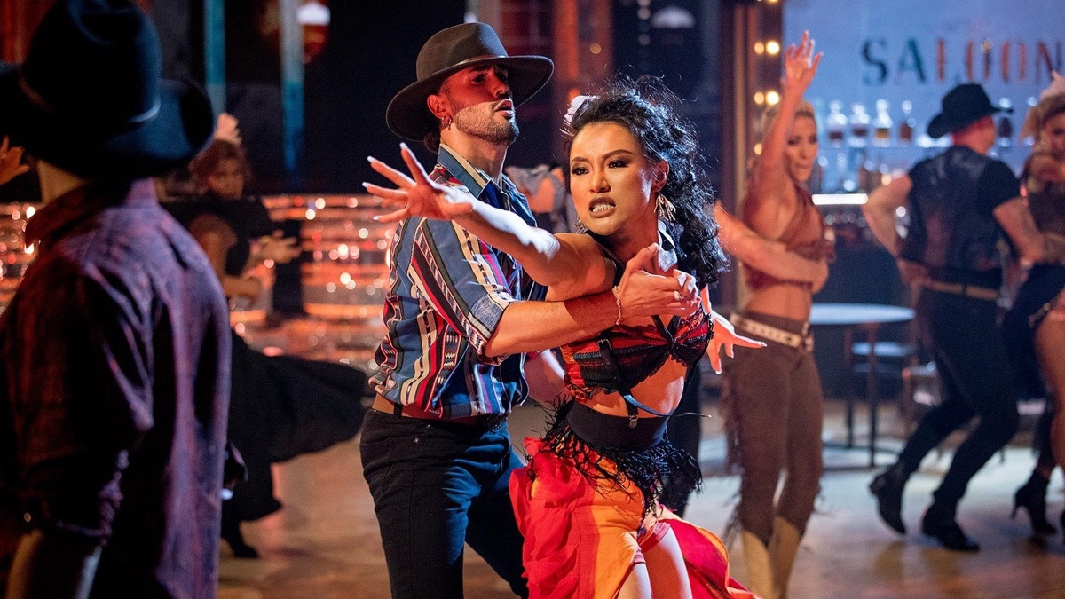 Week 2 Results - Strictly Come Dancing (Series 19, Episode 4) - Apple