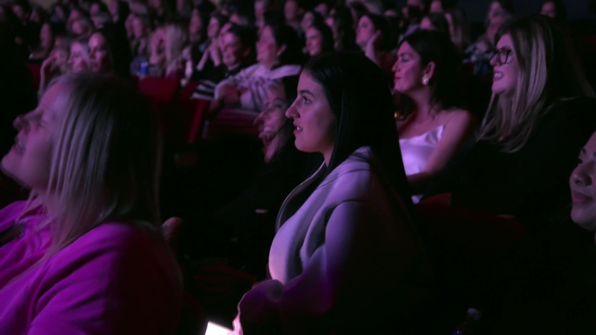 ‎Too Hot To Handle the Headlines - Honestly Cavallari: The Headline