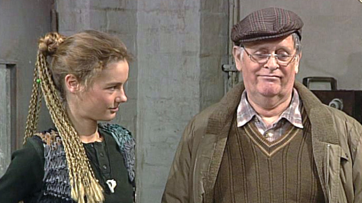 Flo hat die Fabrik gerettet und erntet großes Lob - GZSZ (Staffel 1996 ...