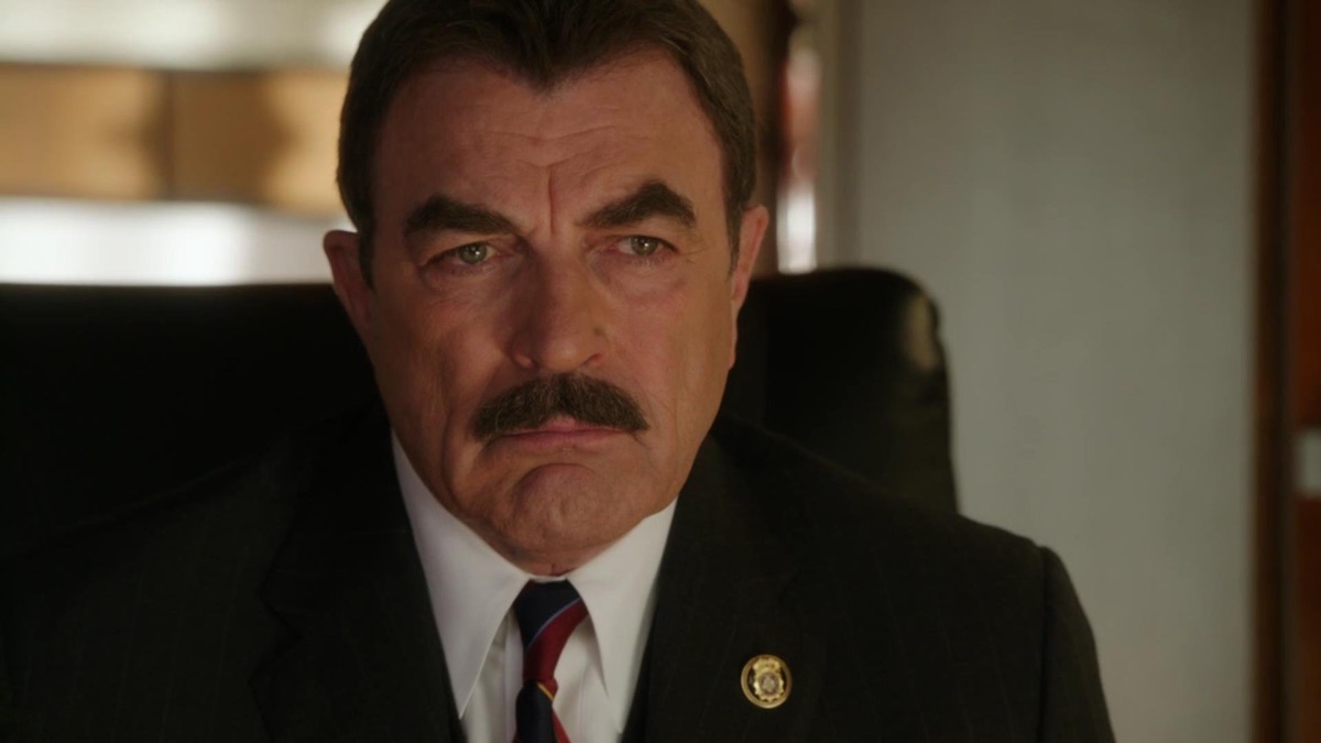 ‎Black and Blue - Blue Bloods (Series 2, Episode 6) - Apple TV (BR)