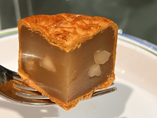 Golden Gate Bakery Photos