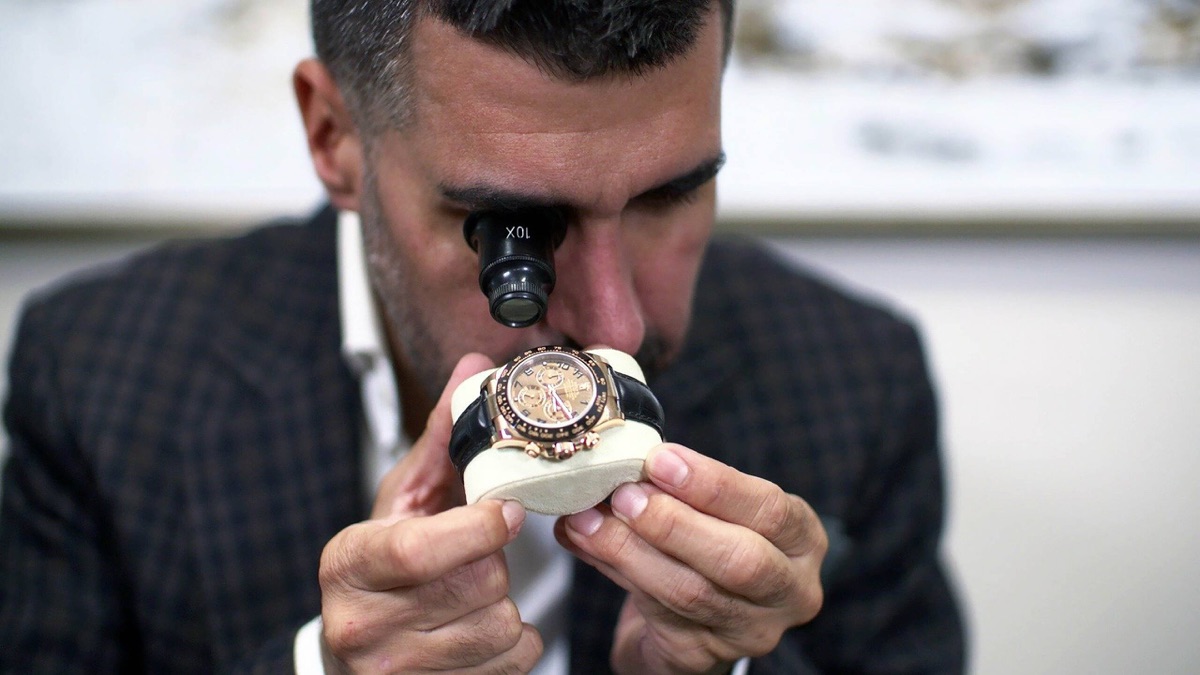 Episode 2 Million Pound Pawn (Season 2, Episode 2) Apple TV (CA)