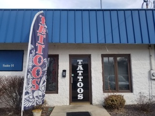 To The Moon Tattoos Studio 1543