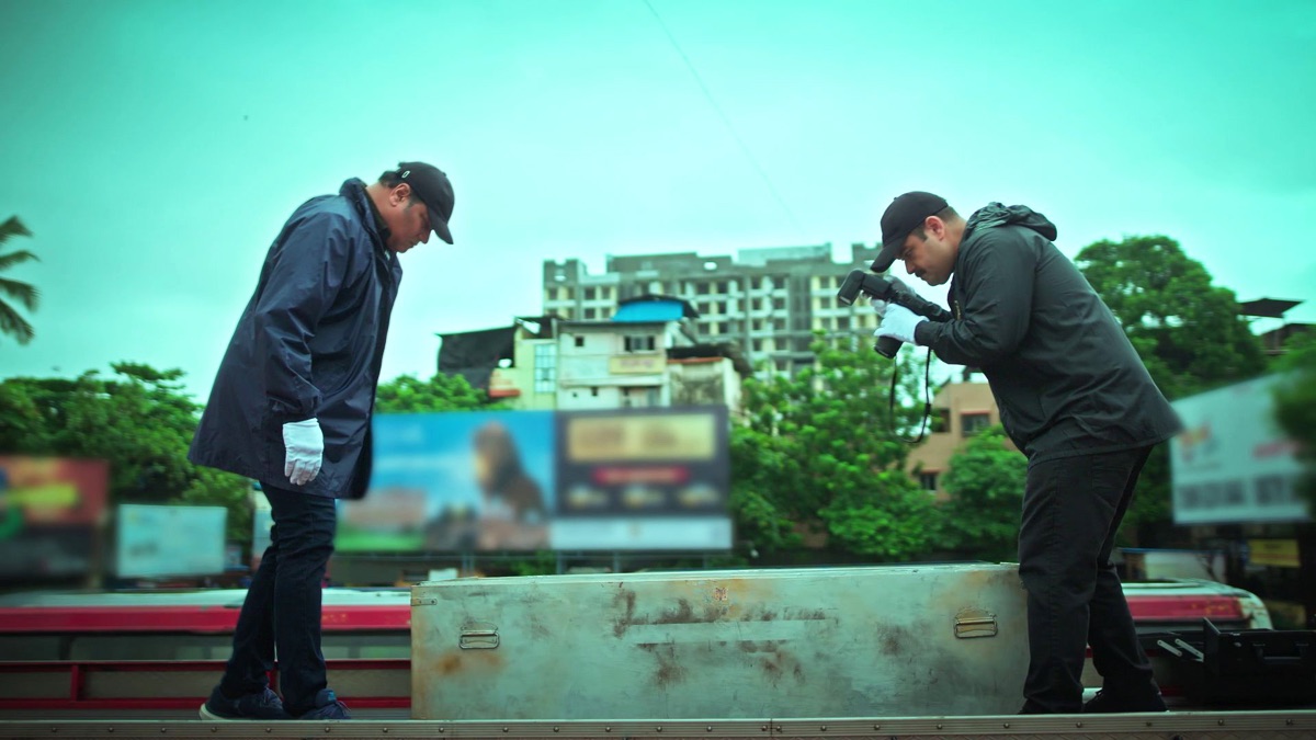 ‎The Headless Dead Body - सीआईडी (सीज़न 2, एपिसोड 74) - Apple TV (IN)