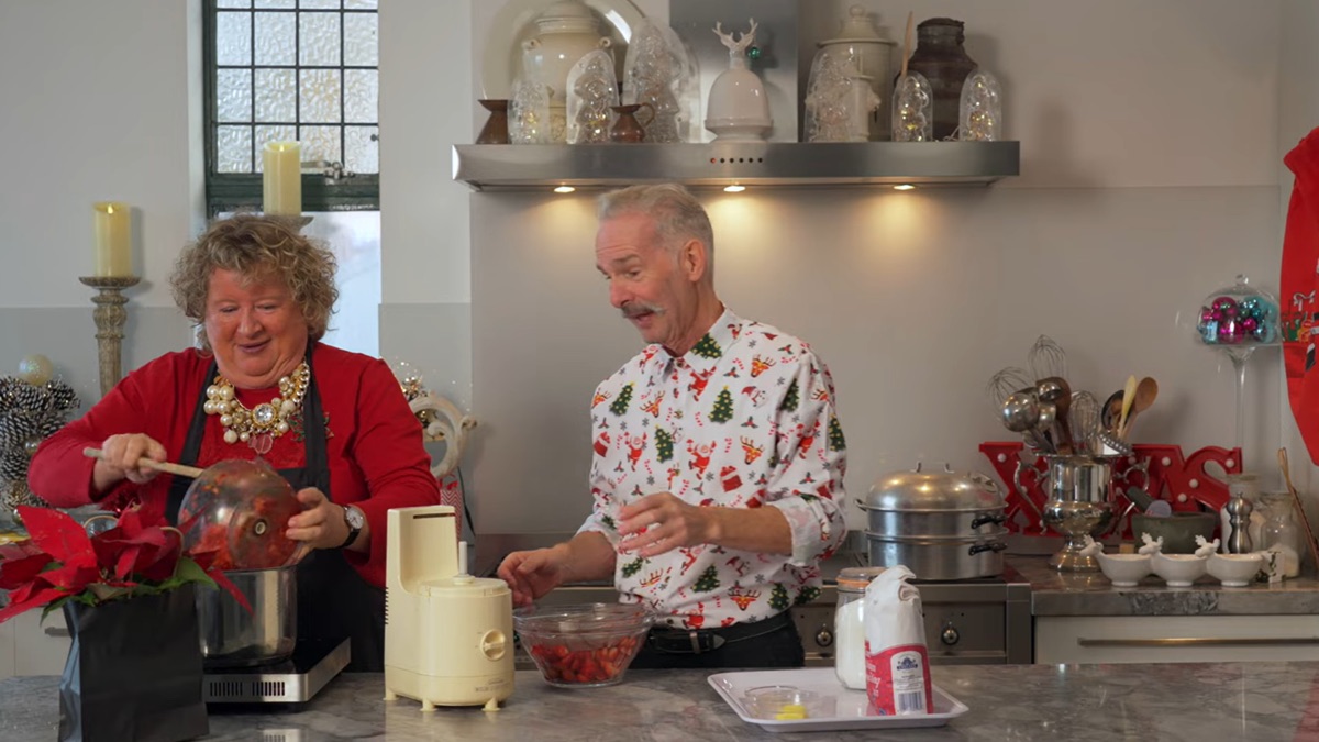‎Puddings on Fire – Christmas at the Castle (Season 1, Episode 1 ...
