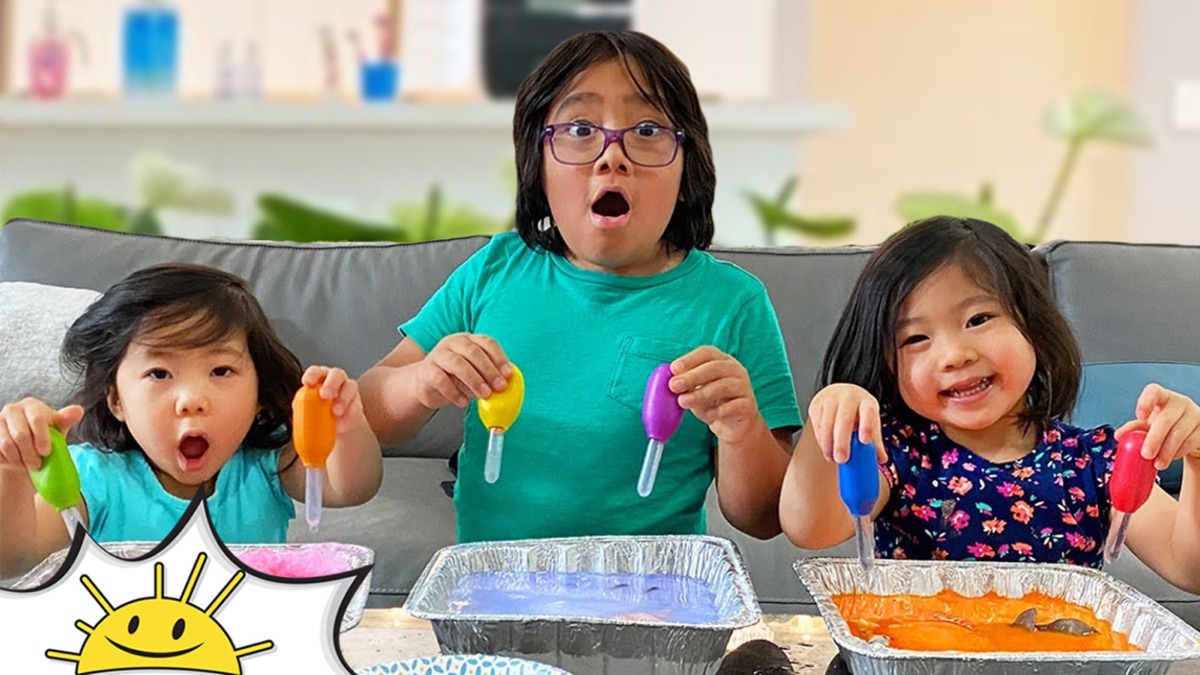 Ryan's Frozen Baking Soda Science Experiment! - Ryan's World (Series 1 ...