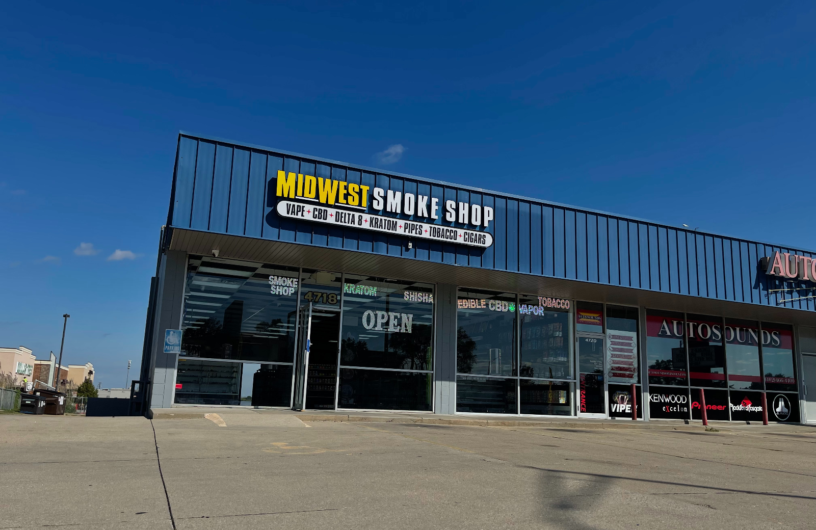 Midwest Smoke shop in Lincoln, NE United States