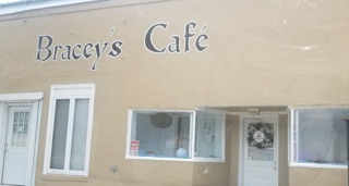 Bracey’s Cafe