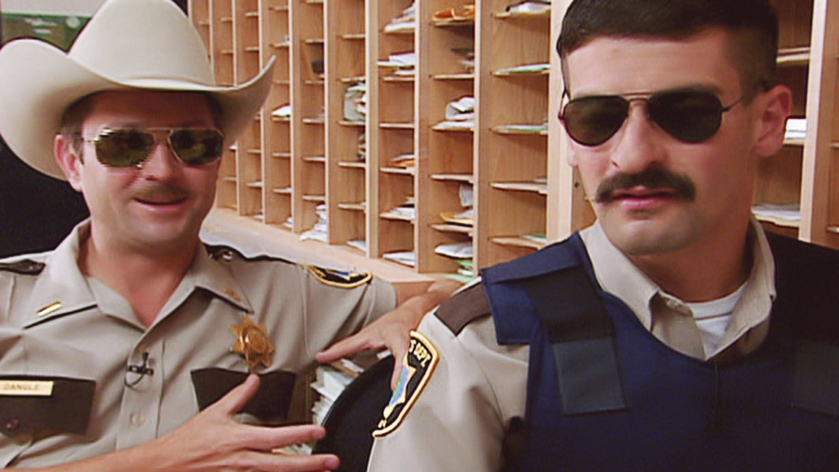 ‎Dangle's Promotion – RENO 911! (Season 2, Episode 1) - Apple TV (CA)