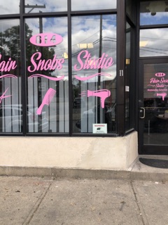 614 HairSnobs Studio