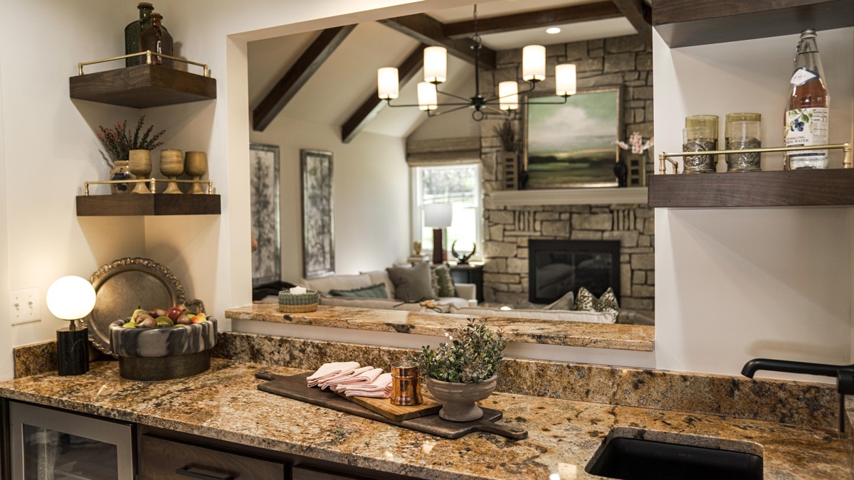 ‎A Charming Country Reno – Bargain Mansions (Season 6, Episode 3 ...