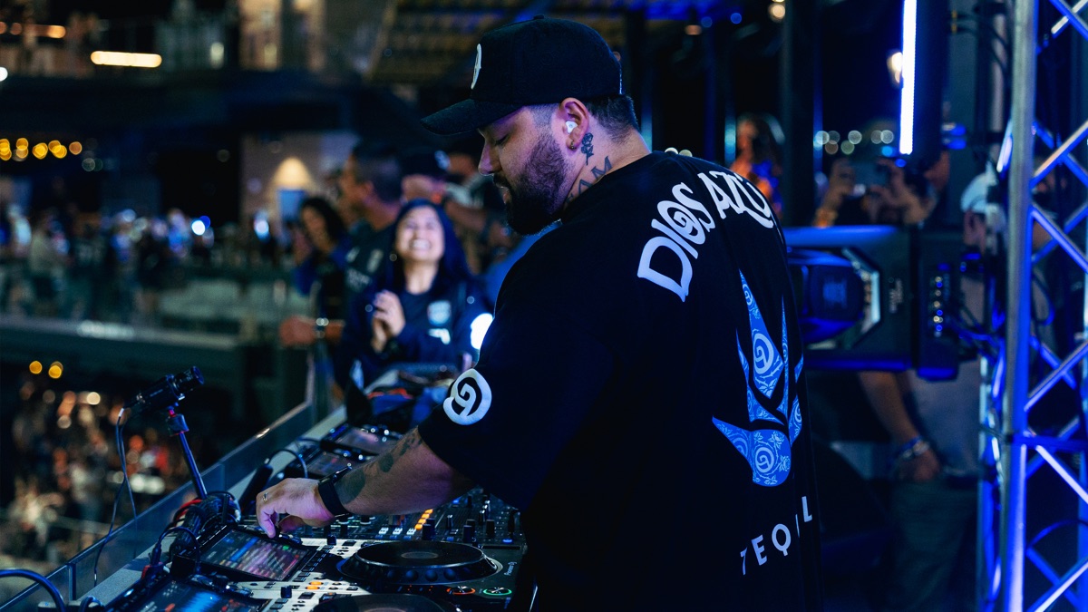 Chrome & Azul: Deorro Post Match Performance》第 2025 季第 21 集〈San Diego ...