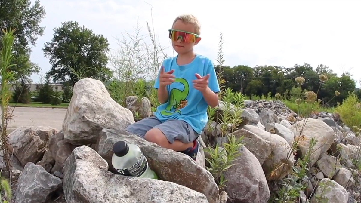 ‎Father vs. Son Bottle Flip With Nerf Defense – Andrew Schrock (Season ...