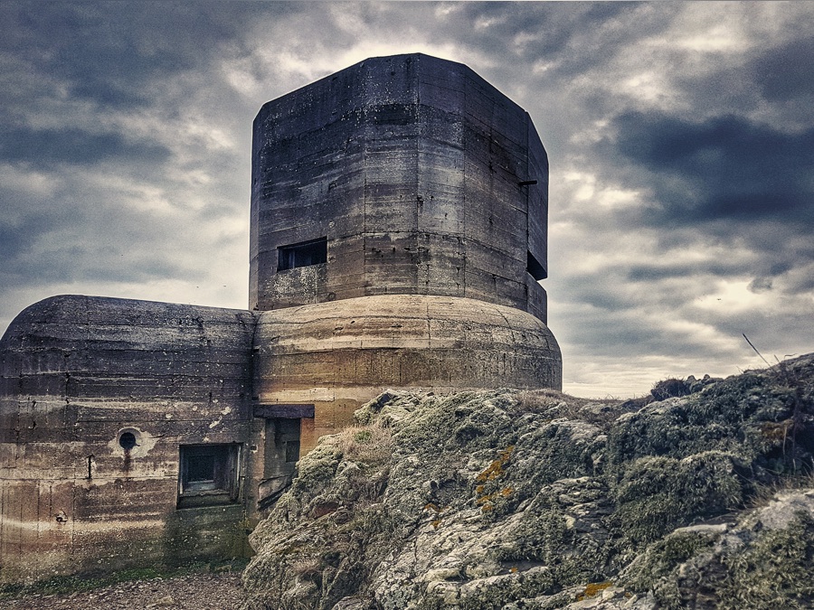 Secret Nazi Bases - Apple TV (UK)
