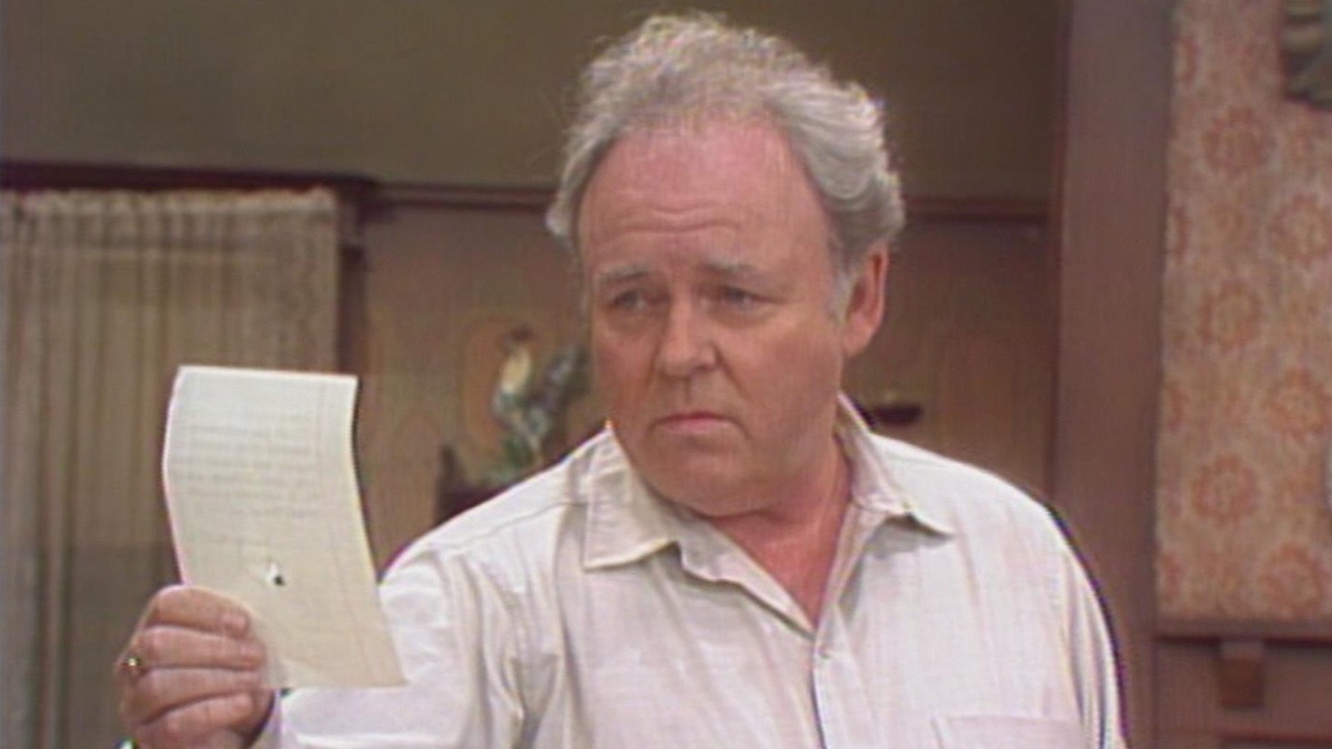 Archie's Helping Hand - All in the Family (Season 5, Episode 6) - Apple TV