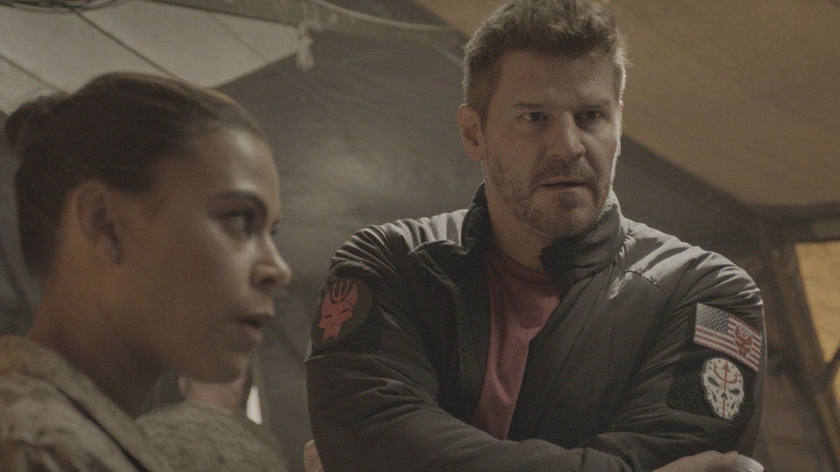 ‎Horror Has a Face - SEAL Team (Series 4, Episode 6) - Apple TV (FR)